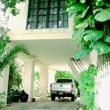 Hostal Y Camping Villa Mercedes Tizimin Exterior photo