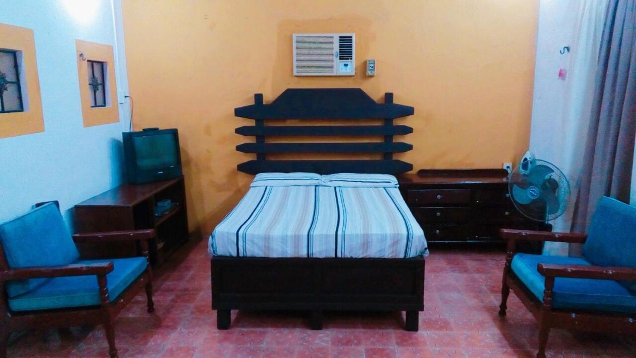 Hostal Y Camping Villa Mercedes Tizimin Exterior photo